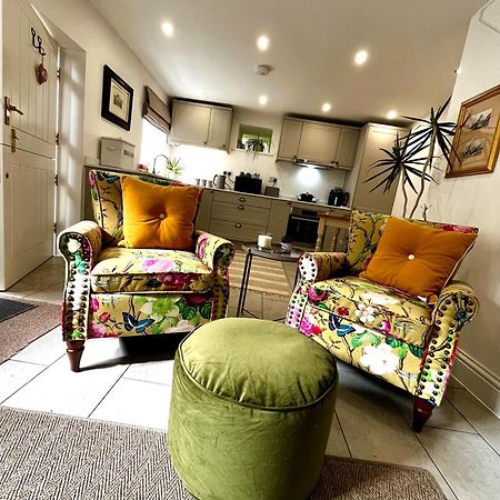 Flower Cottage By Ludlow Castle With Onsite Parking Экстерьер фото
