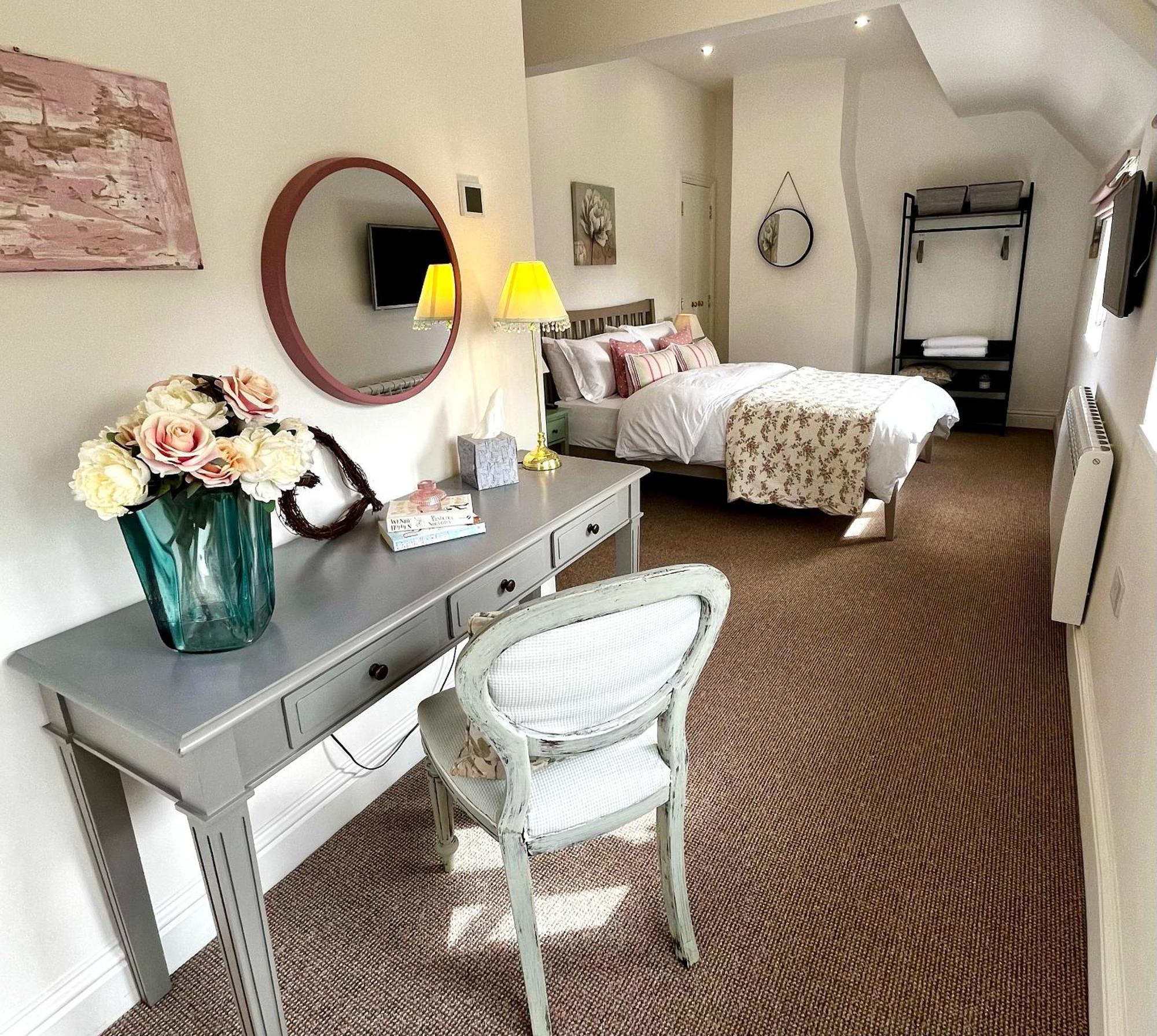 Flower Cottage By Ludlow Castle With Onsite Parking Экстерьер фото