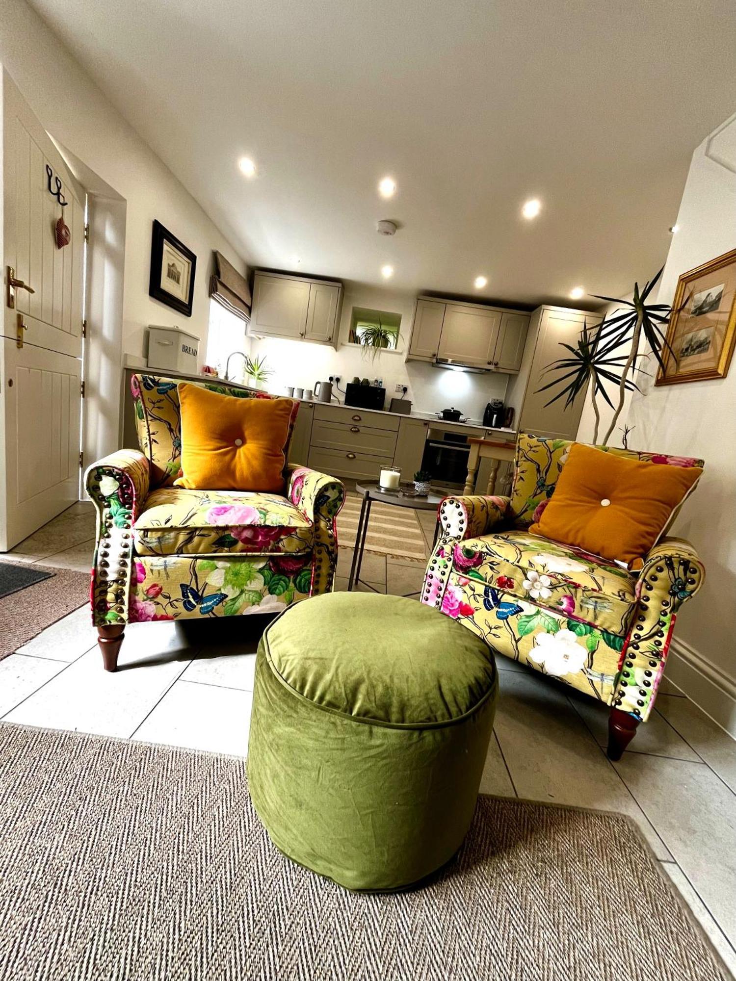 Flower Cottage By Ludlow Castle With Onsite Parking Экстерьер фото