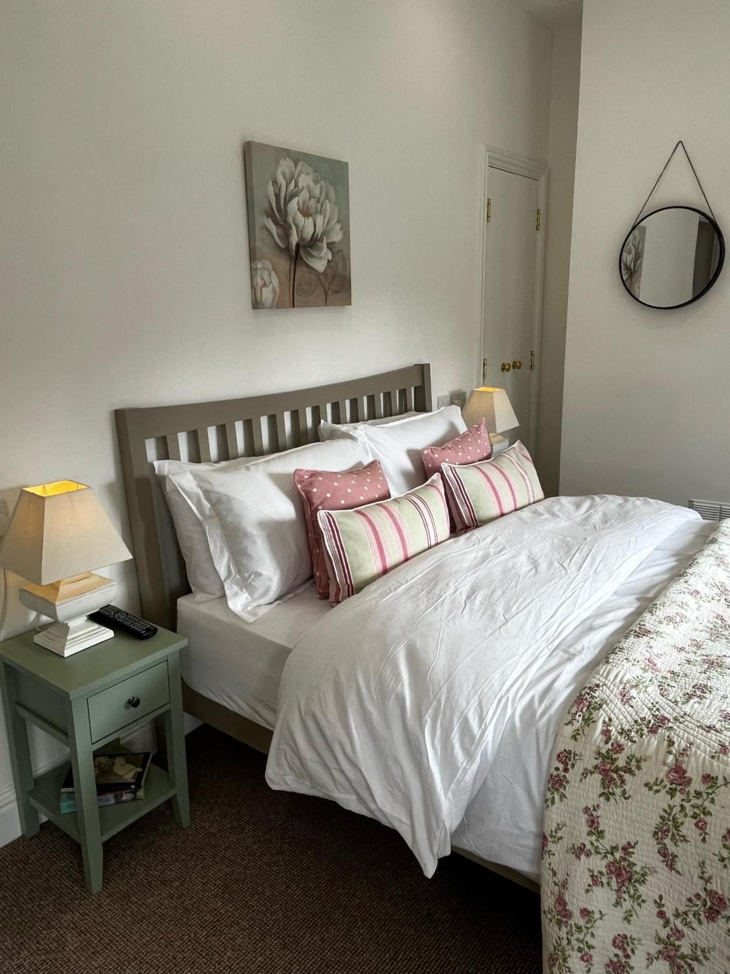 Flower Cottage By Ludlow Castle With Onsite Parking Экстерьер фото