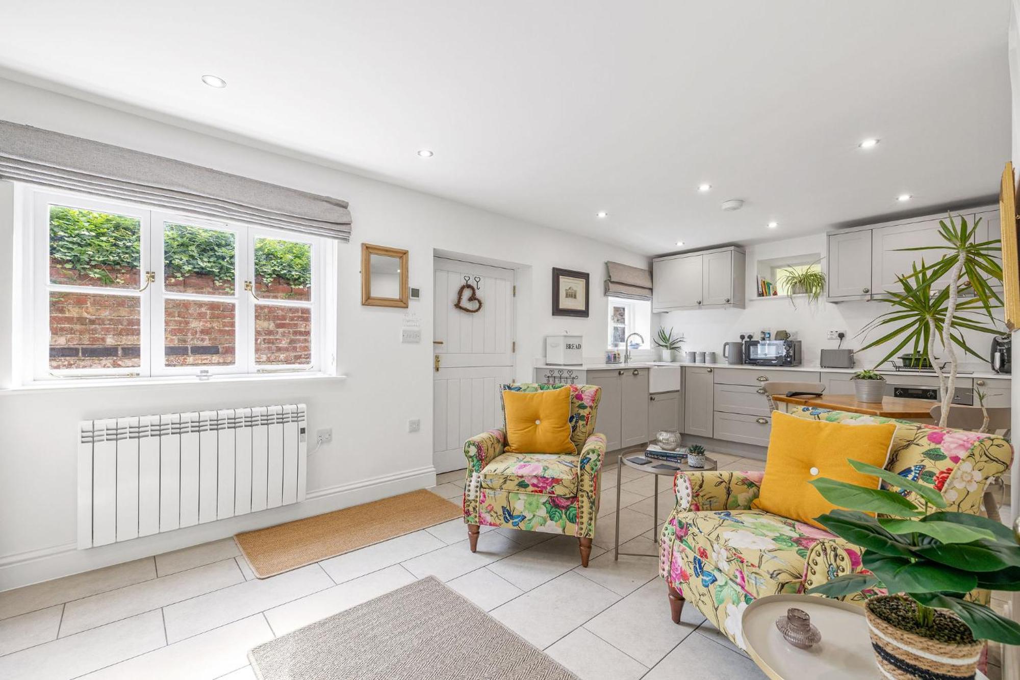 Flower Cottage By Ludlow Castle With Onsite Parking Экстерьер фото